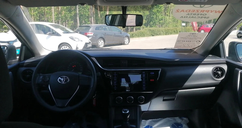 Toyota Corolla cena 48900 przebieg: 185000, rok produkcji 2018 z Dobrodzień małe 172
